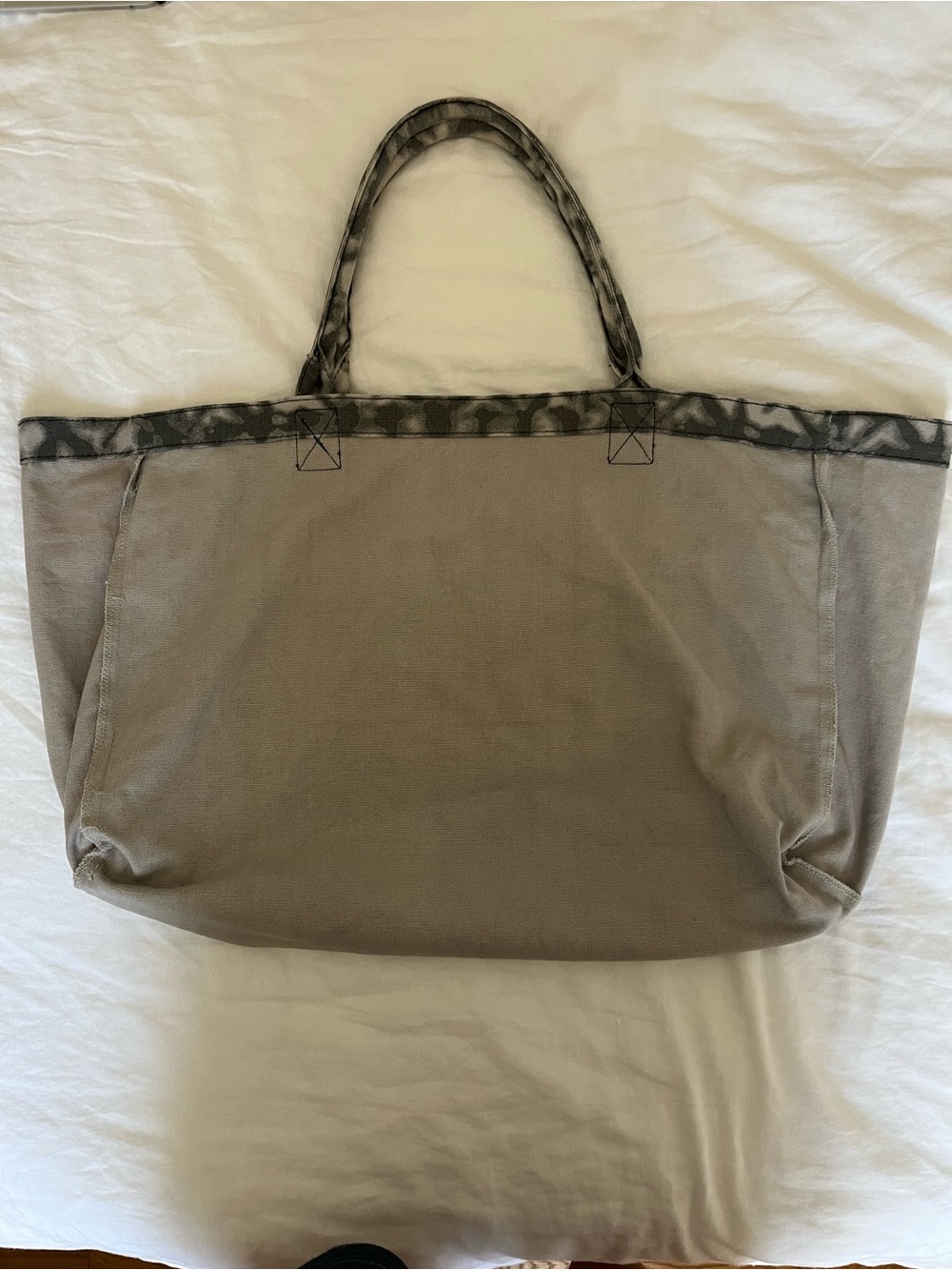 ALO Yoga Gray Tie-Dye Canvas Tote - Picture 3 of 6